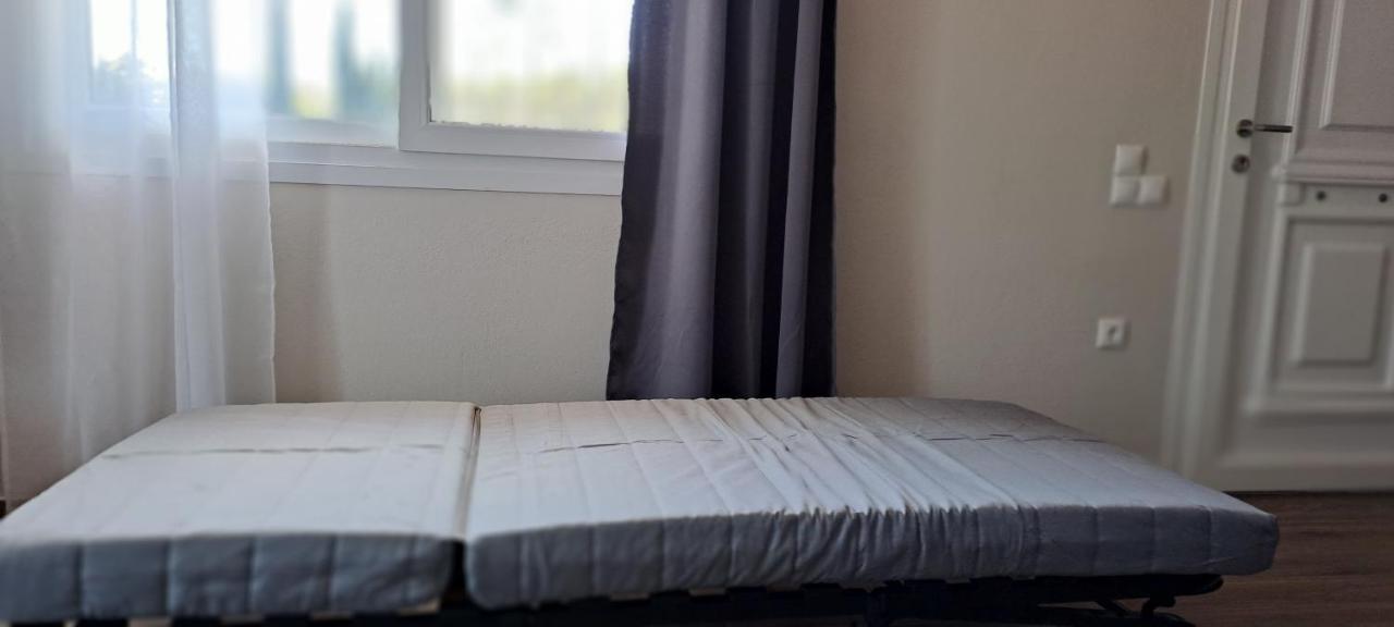 Sundial House Apartment Poulades ภายนอก รูปภาพ